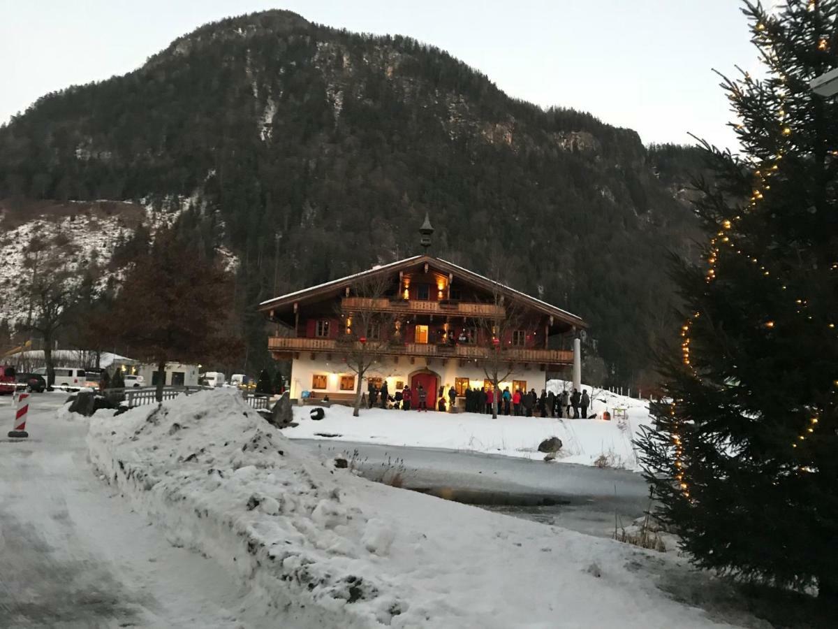 Ferienwohnung Grubhof Castle Flat for Families Sankt Martin bei Lofer Exterior foto